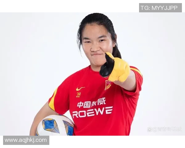 足球明星的可爱女儿们名字大揭秘她们的甜美与魅力让人心动不已